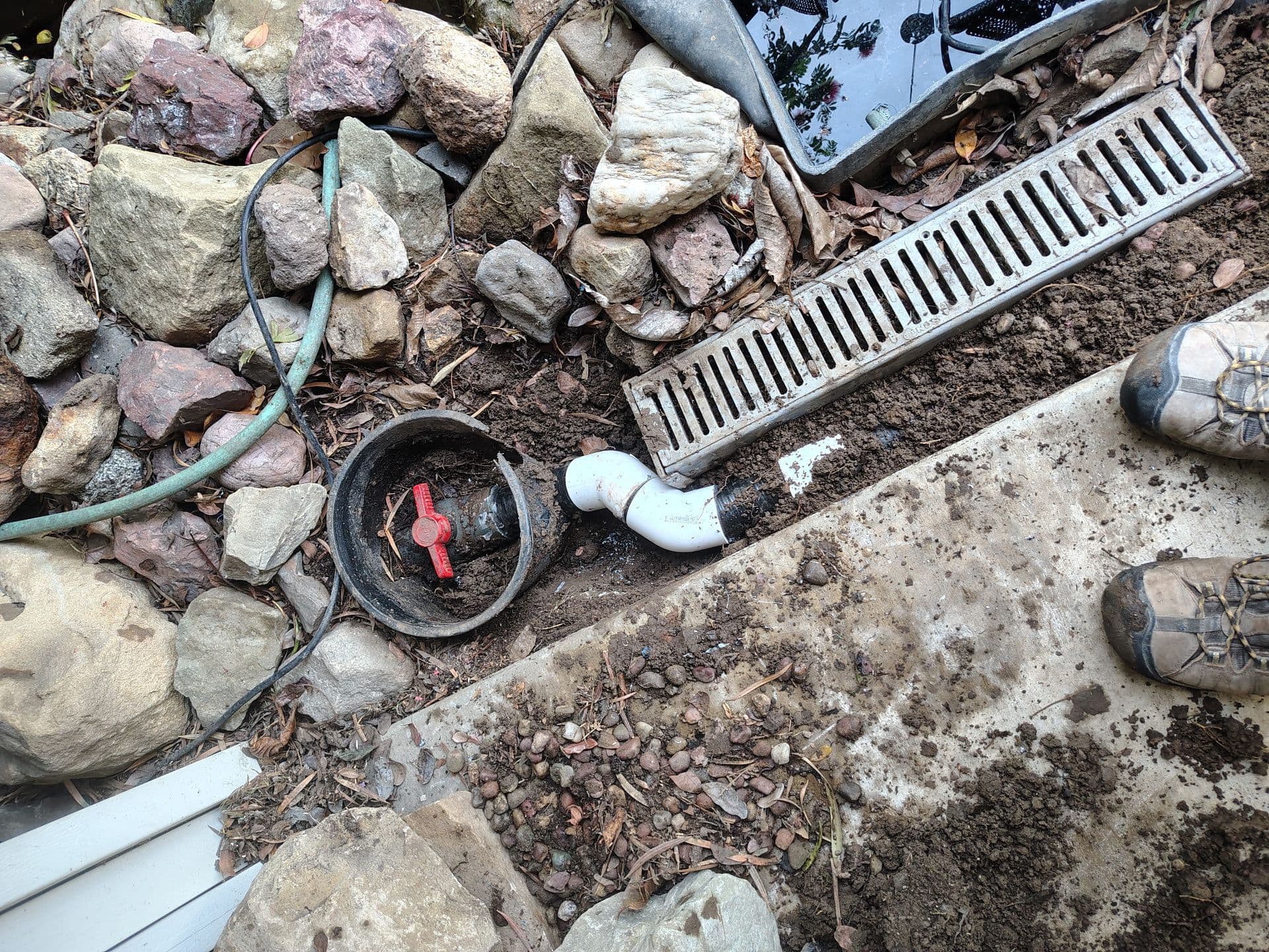 Gallery photos for Quick Pond Leak Repair in Northridge: Image #2